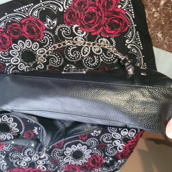 Harley-Davidson Black Leather Shoulder Bag with Chain Detail - Picture 13 of 13